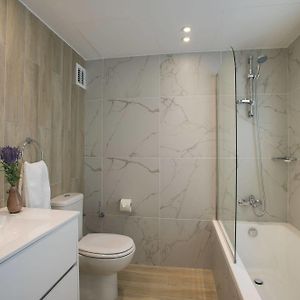 Double or Twin Room Sea View