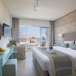 Double or Twin Room Side Sea View